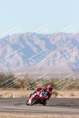 media/Dec-07-2025-CVMA (Sun) [[3e7d2de5dc]]/Race 16-Formula Middleweight/